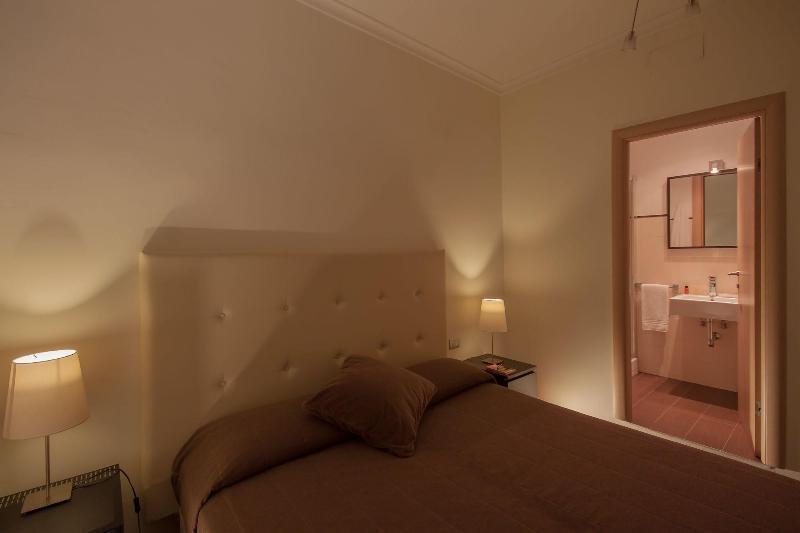 Castro Pretorio Hotel Rome Exterior photo