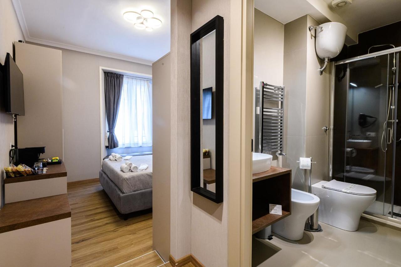 Castro Pretorio Hotel Rome Exterior photo