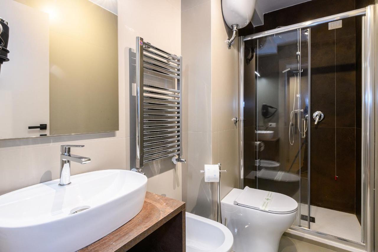 Castro Pretorio Hotel Rome Exterior photo