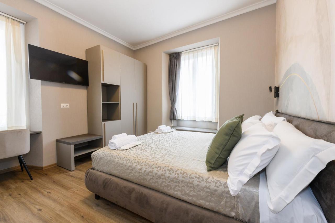 Castro Pretorio Hotel Rome Exterior photo