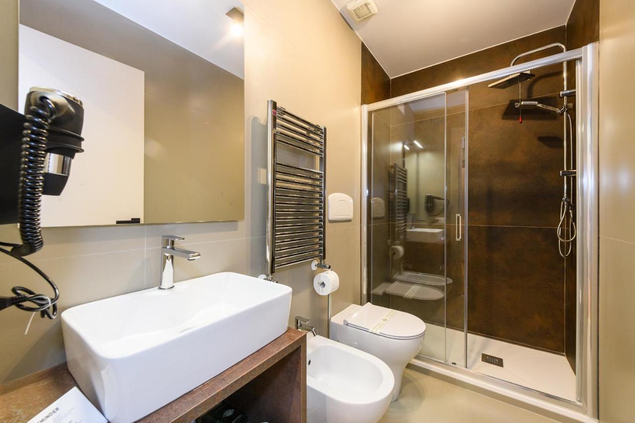 Castro Pretorio Hotel Rome Exterior photo